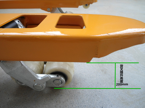 2噸手動(dòng)液壓叉車一站式廠家供應(yīng)地牛多少錢--河北東圣吊索具制造有限公司--小型攪拌機(jī)|石材夾具|液壓堆高車|手動(dòng)叉車