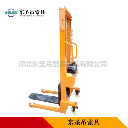 半電動液壓升降堆高車側(cè)面展示--河北東圣吊索具制造有限公司--液壓堆高車|手動叉車|小型攪拌機|石材夾具