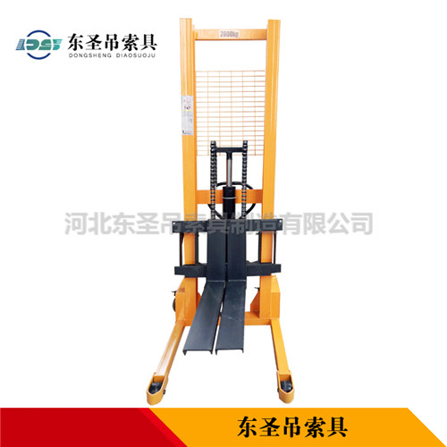 軌道式手動液壓堆高車產(chǎn)品展示--河北東圣吊索具制造有限公司--液壓堆高車|手動叉車|小型攪拌機(jī)|石材夾具 軌道式手動液壓堆高車產(chǎn)品展示--河北東圣吊索具制造有限公司--液壓堆高車|手動叉車|小型攪拌機(jī)|石材夾具