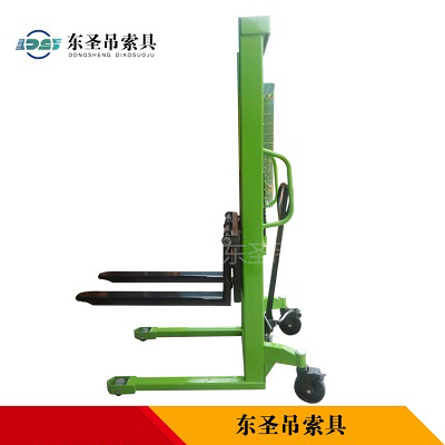 手動(dòng)液壓堆高車(chē)--河北東圣吊索具制造有限公司--液壓堆高車(chē)|手動(dòng)叉車(chē)|小型攪拌機(jī)|石材夾具