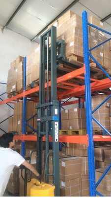 增高版液壓堆高車--河北東圣吊索具制造有限公司--液壓堆高車|手動叉車|小型攪拌機(jī)|石材夾具 增高版液壓堆高車--河北東圣吊索具制造有限公司--液壓堆高車|手動叉車|小型攪拌機(jī)|石材夾具