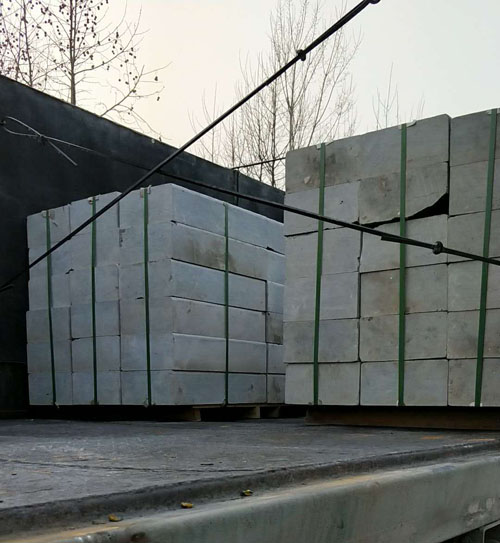 3噸液壓堆高車(chē)裝車(chē)現(xiàn)場(chǎng)--河北東圣吊索具制造有限公司--液壓堆高車(chē)|手動(dòng)叉車(chē)|小型攪拌機(jī)|石材夾具 3噸液壓堆高車(chē)裝車(chē)現(xiàn)場(chǎng)--河北東圣吊索具制造有限公司--液壓堆高車(chē)|手動(dòng)叉車(chē)|小型攪拌機(jī)|石材夾具